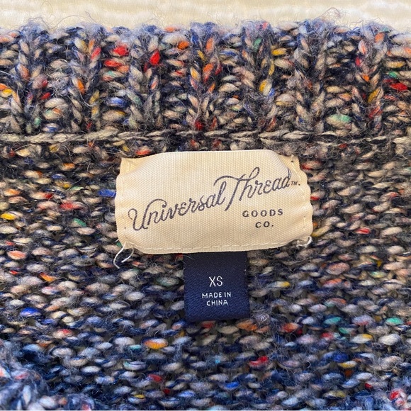 Universal Thread Sweater - Picture 3 of 5